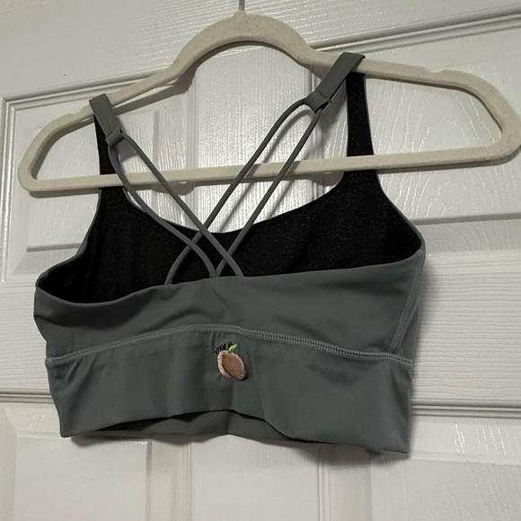 Two-Piece Gray Activewear Set | High-Waisted Leggings & Sports Bra like new - Picture 8 of 14